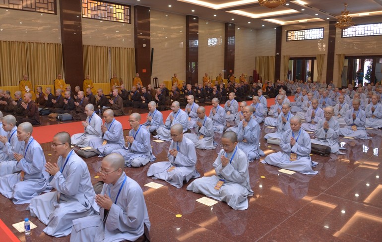 Trang nghiêm giới tử thi tụng luật tại "Tuyển Phật trường" - Việt Nam Quốc Tự