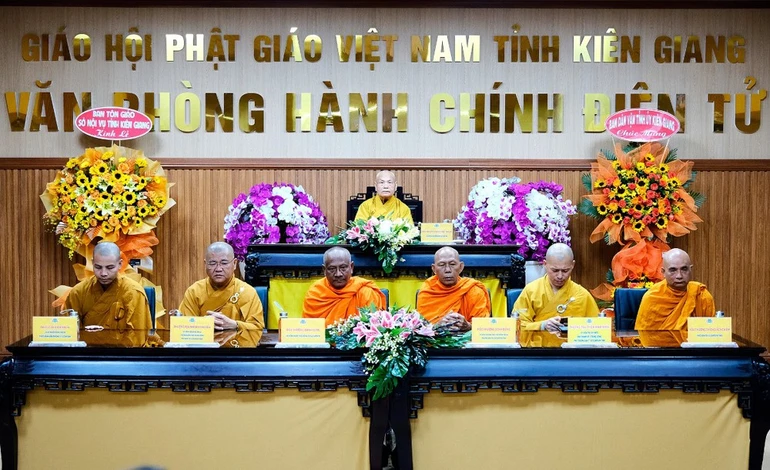 Chư tôn đức chứng minh, tham dự