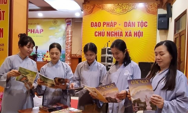 Đọc Báo Giác Ngộ để ứng dụng lời Phật dạy trong đời sống