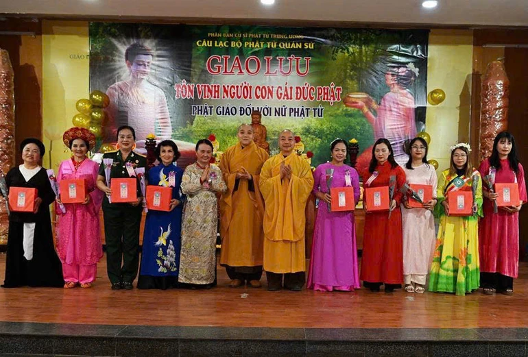 Câu lạc bộ Phật tử Quán Sứ tổ chức giao lưu nhân Ngày Quốc tế Phụ nữ 8-3