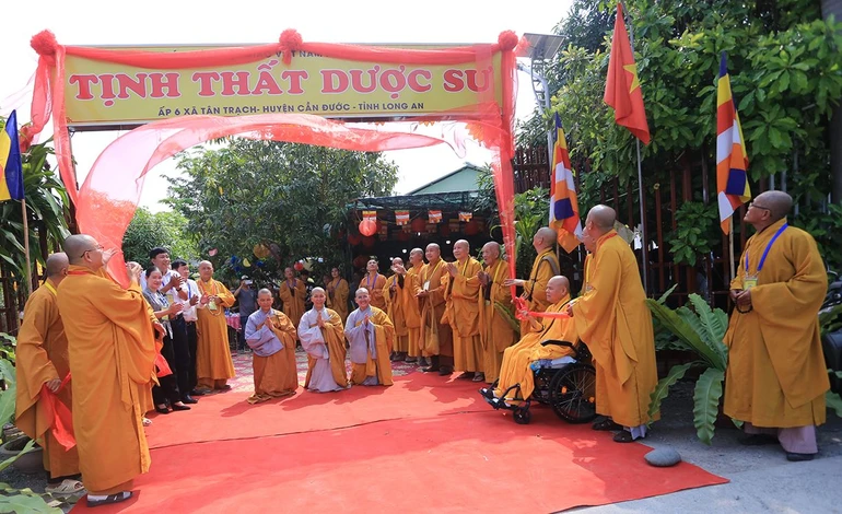 Thượng bảng tịnh thất Dược Sư, xã Tân Trạch, H.Cần Đước