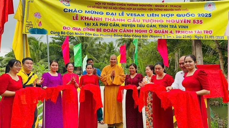 Cắt băng khánh thành cầu Tường Nguyên 535 tại tỉnh Trà Vinh - Ảnh: T.N
