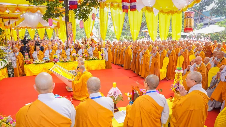 Lễ dâng hương tưởng niệm Đức Thánh Tổ Ni Đại Ái Đạo tại chùa Kim Liên, TP.Hà Nội