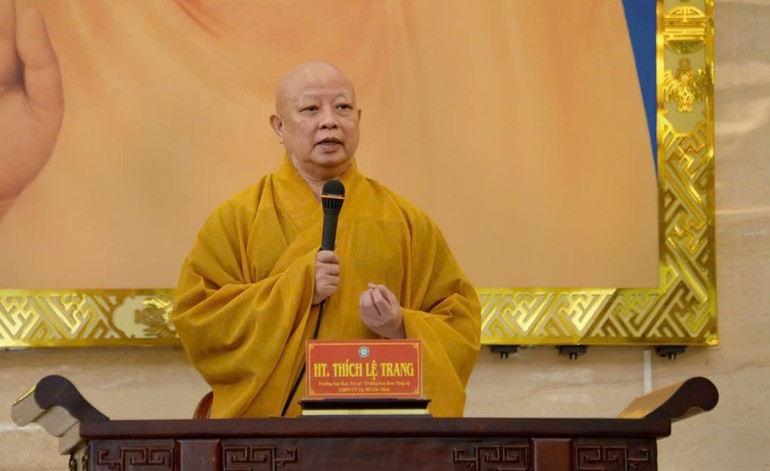 Hòa thượng Thích Lệ Trang chủ trì buổi họp mở rộng, tại Việt Nam Quốc Tự