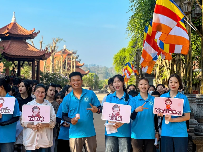 Khóa tu với tên gọi mang ý nghĩa sâu sắc như Từ Bi, Trí Tuệ, Hiếu Hạnh, Yêu Thương…