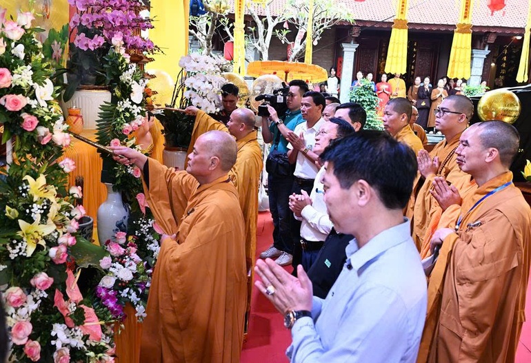 Lễ Tắm Phật theo truyền thống