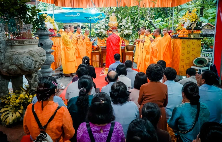 Lễ cầu siêu anh hùng liệt sĩ Đường 20 Quyết Thắng nhằm tưởng niệm và tri ân các anh hùng liệt sĩ 