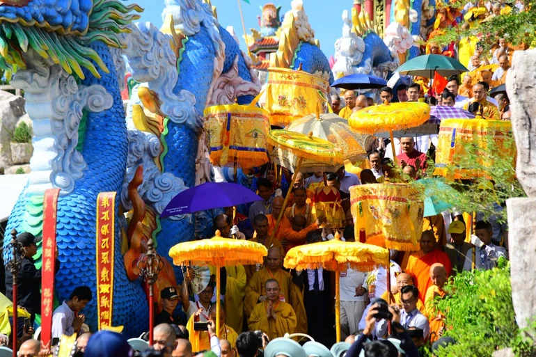 Lễ cung tiễn xá-lợi Đức Phật trở về Ấn Độ diễn ra tại chùa Quán Thế Âm, điểm cuối cùng trong hành trình cung rước 