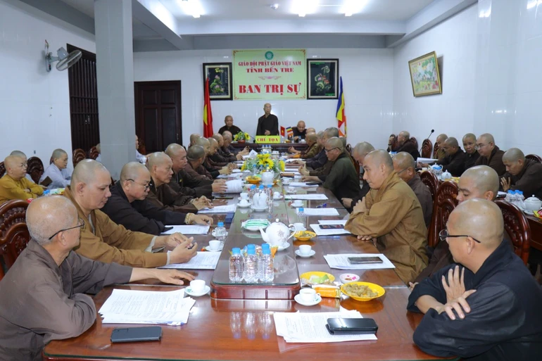 Hòa thượng Thích Nhựt Tấn chủ trì buổi họp mở rộng của Ban Trị sự tỉnh