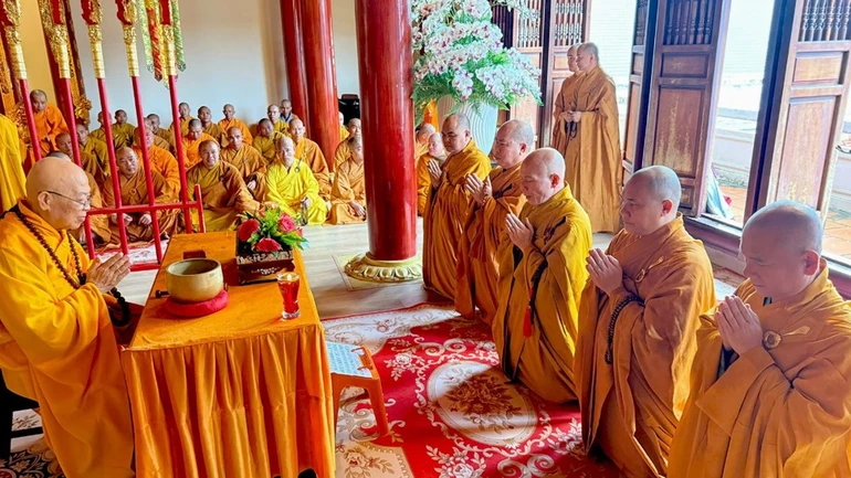 Đại diện hành giả phương tiện tác pháp thọ an cư