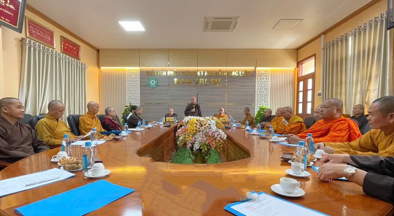 Thượng tọa Thích Giác Nghi chủ trì buổi họp của Ban Thường trực Ban Trị sự tỉnh