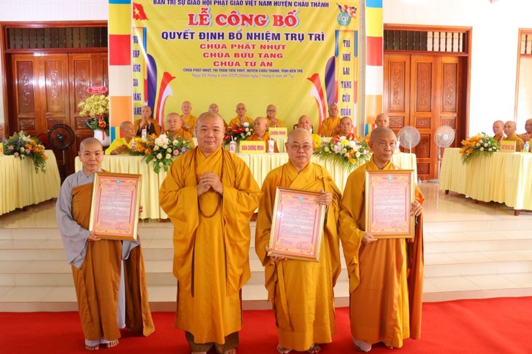  Thượng tọa Thích Trí Thọ trao quyết định bổ nhiệm đến 3 vị tân trụ trì