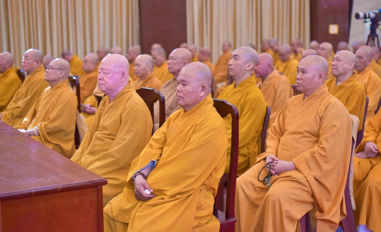 Chư tôn đức Ban Trị sự TP.Thủ Đức và 21 quận huyện TP.HCM tại buổi họp tri ân do Ban Thường trực Ban Trị sự TP.HCM tổ chức ngày 24-6-2025 - Ảnh: Quảng Đạo/BGN