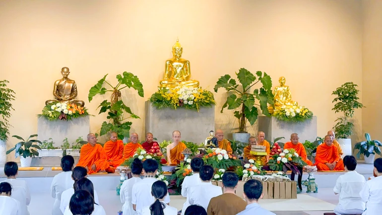 Lễ dâng y tắm mưa theo truyền thống Phật giáo Nam tông Khmer