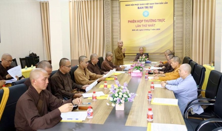 Quang cảnh buổi họp