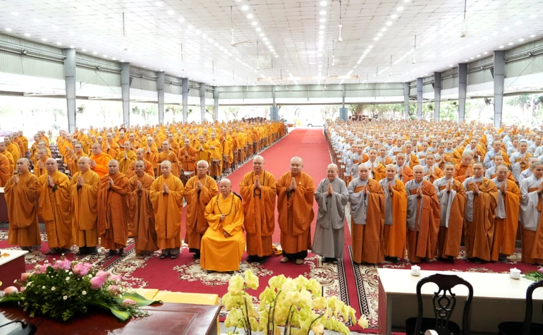 Hòa thượng Thích Lệ Trang thăm Tăng Ni sinh Học viện Phật giáo VN tại TP.HCM (Phật lịch 2567)