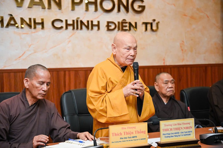 Trưởng lão Hòa thượng Thích Thiện Nhơn chủ trì buổi họp
