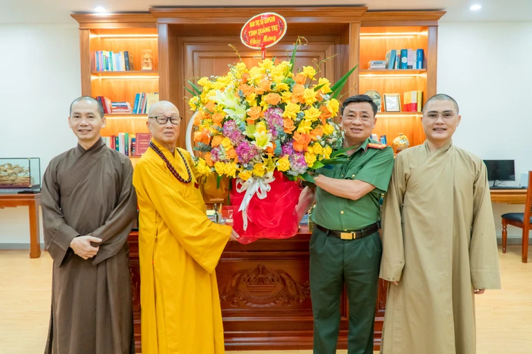 Hòa thượng Thích Tánh Nhiếp thăm Công an tỉnh Quảng Trị nhân Kỷ niệm 80 năm Ngày truyền thống Công an nhân dân Việt Nam