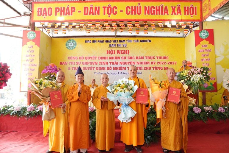 Hòa thượng Thích Bảo Nghiêm, Hòa thượng Thích Thanh Quyết trao quyết định đến các nhân sự chủ chốt Ban Trị sự tỉnh