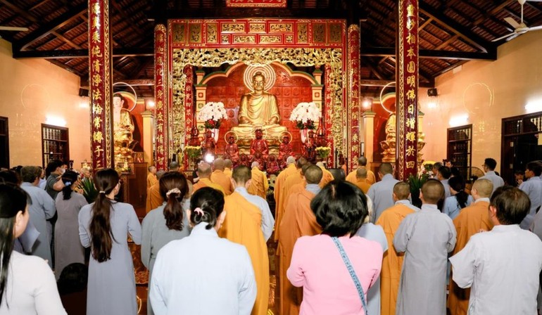 Lễ an vị tôn tượng Đức Phật Thích Ca Mâu Ni tại chánh điện chùa Linh Nguyên