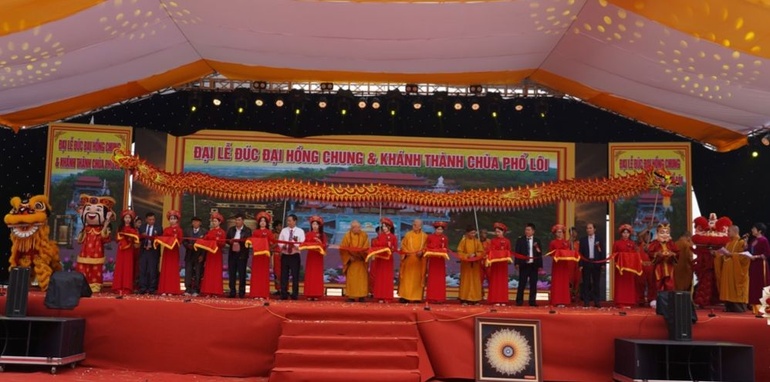 Cắt băng khánh thành ngôi Tam bảo chùa Phổ Lôi