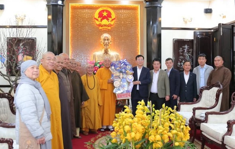 Đoàn Ban Trị sự Phật giáo tỉnh Lâm Đồng chúc Tết lãnh đạo Ủy ban Nhân dân tỉnh 