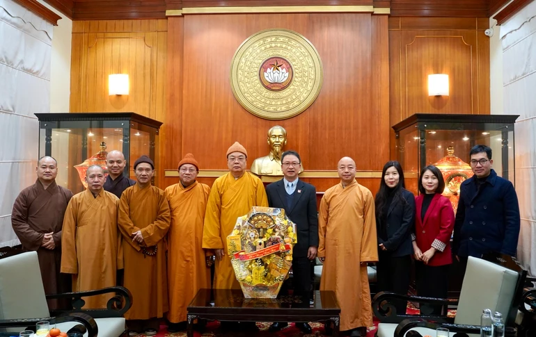 Phái đoàn chư tôn đức GHPGVN chúc Tết tại Ủy ban Trung ương MTTQVN 