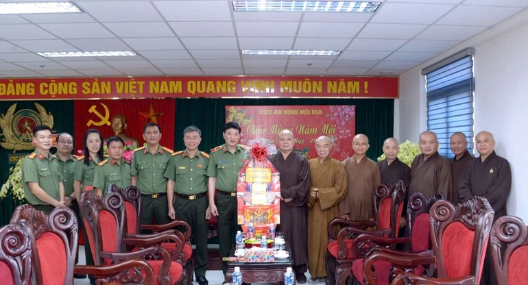 Phái đoàn Ban Trị sự Phật giáo TP.HCM chúc Tết tại Cục An ninh nội địa - Bộ Công an