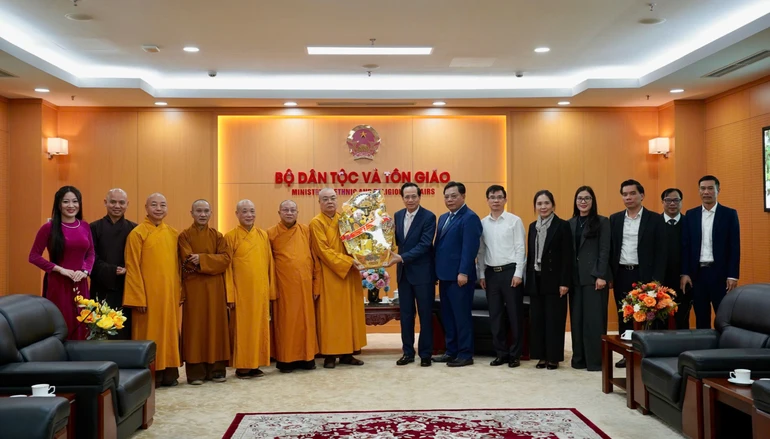 Phái đoàn Trung ương GHPGVN chúc Tết tại Bộ Dân tộc và Tôn giáo