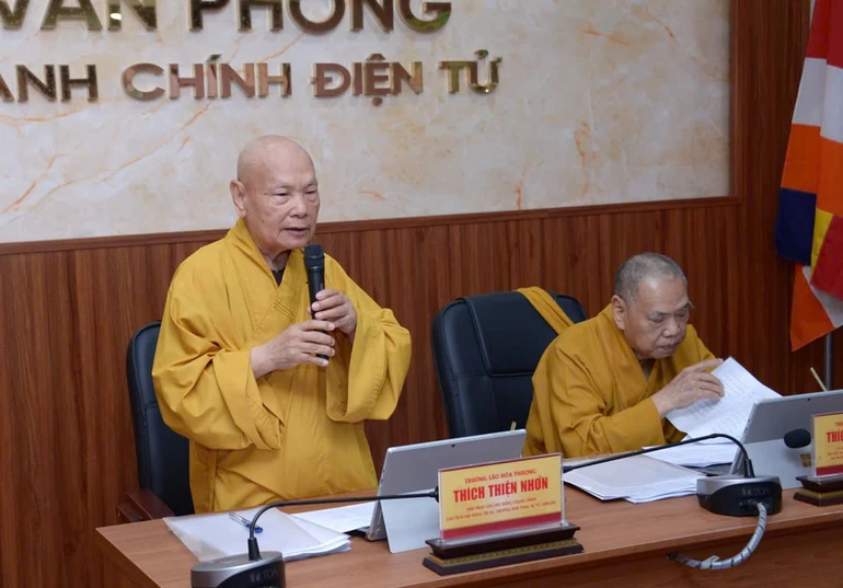 Trưởng lão Hòa thượng Thích Thiện Nhơn chủ trì buổi họp với Ban Trị sự Phật giáo TP.HCM - Ảnh: Bảo Toàn/BGN
