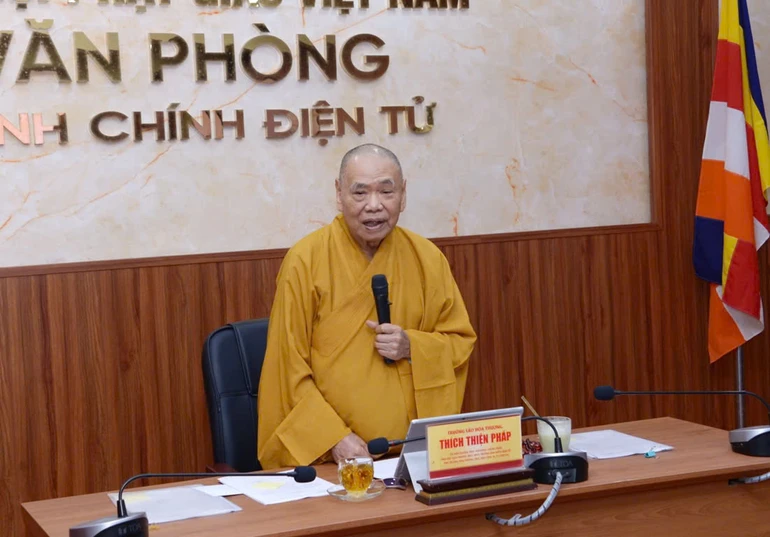 Trưởng lão Hòa thượng Thích Thiện Pháp chủ trì buổi họp sáng nay với đại diện 3 Ban Trị sự tỉnh, thành phố - Ảnh: Bảo Toàn/BGN