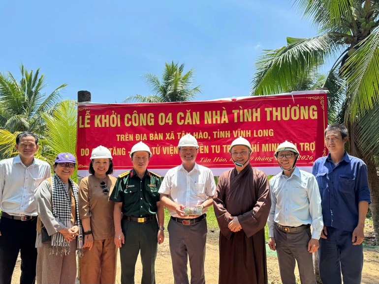 Viện Chuyên Tu và Bộ Tư lệnh TP.HCM bàn giao 4 căn nhà “Tình nghĩa quân - dân”