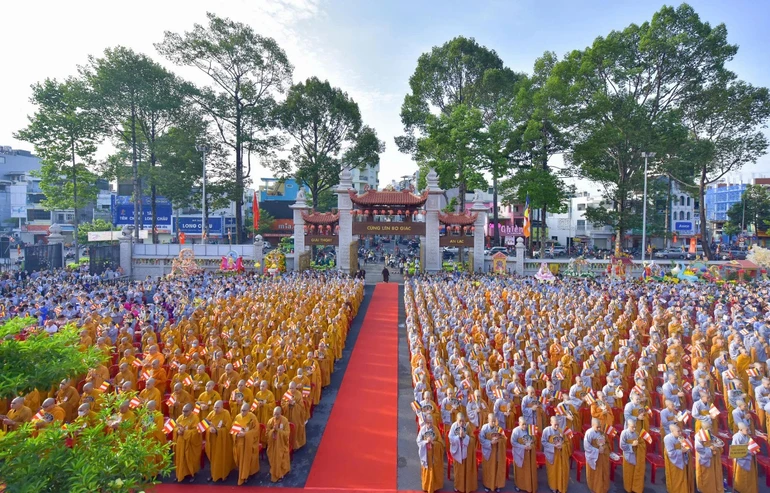 Dấu ấn Đại lễ Phật đản tại Việt Nam Quốc Tự - Ảnh: Quảng Đạo/BGN