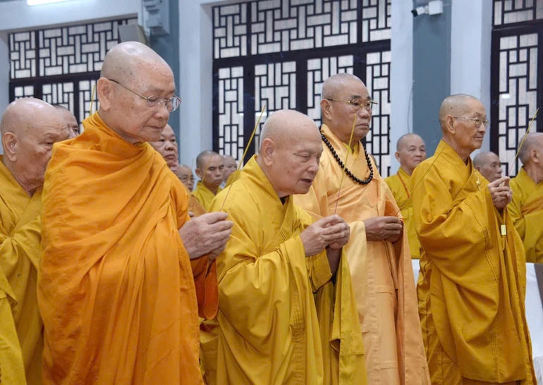 Chư vị giáo phẩm tưởng niệm Đại lão Hòa thượng Thích Trí Thủ - Ảnh: Bảo Toàn/BGN