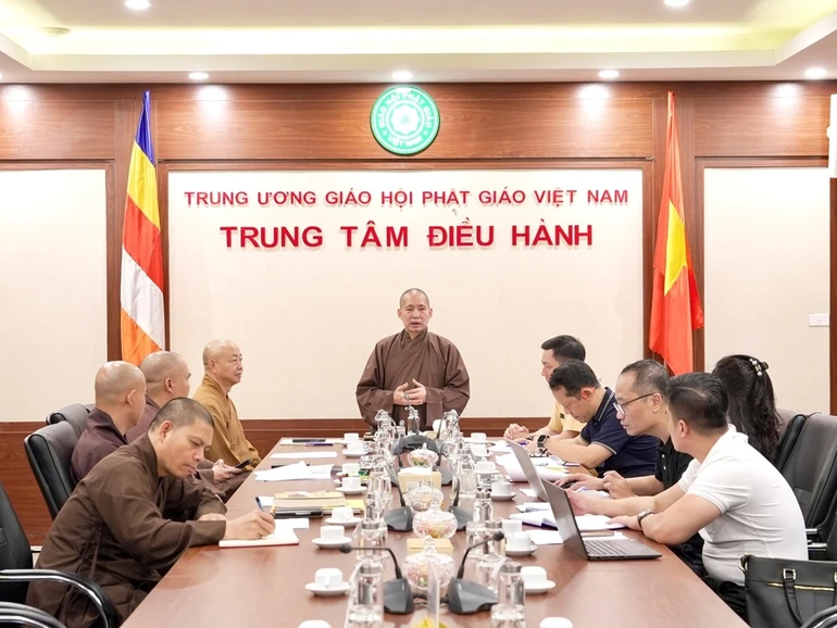Thượng tọa Thích Thanh Tuấn chủ trì buổi sơ kết về phối hợp tuyên truyền về an toàn giao thông