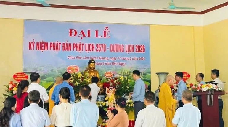 Lễ Tắm Phật tại chùa Phú Lâm, P.Mỹ Lâm
