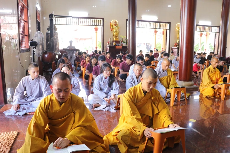  Khóa lễ trì tụng kinh Phổ môn dành cho học sinh trước kỳ thi Trung học Phổ thông năm 2026