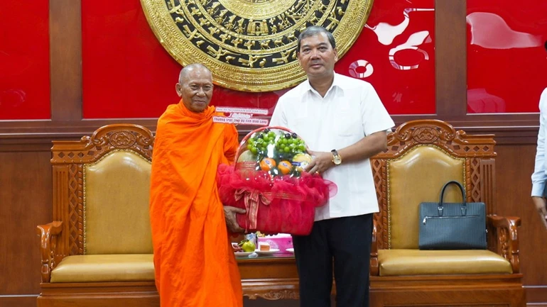 Hòa thượng Thạch Sok Xane và ông Kim Ngọc Thái