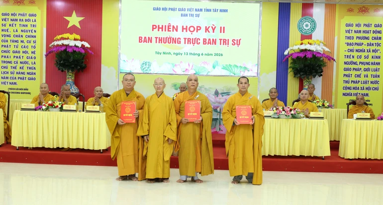 Ban Trị sự Phật giáo tỉnh trao quyết định bổ nhiệm trụ trì 3 tự viện trên địa bàn tỉnh