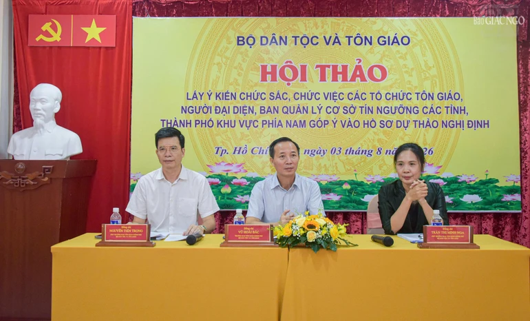 Lãnh đạo Ban Tôn giáo Chính phủ, chủ tọa hội thảo - Ảnh: Quảng Đạo/BGN