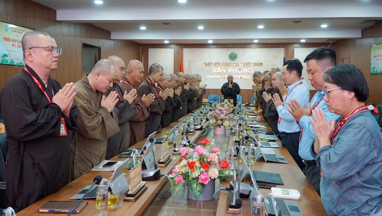 Văn phòng II Trung ương GHPGVN họp giao ban triển khai công tác Phật sự trọng tâm trong thời gian tới 