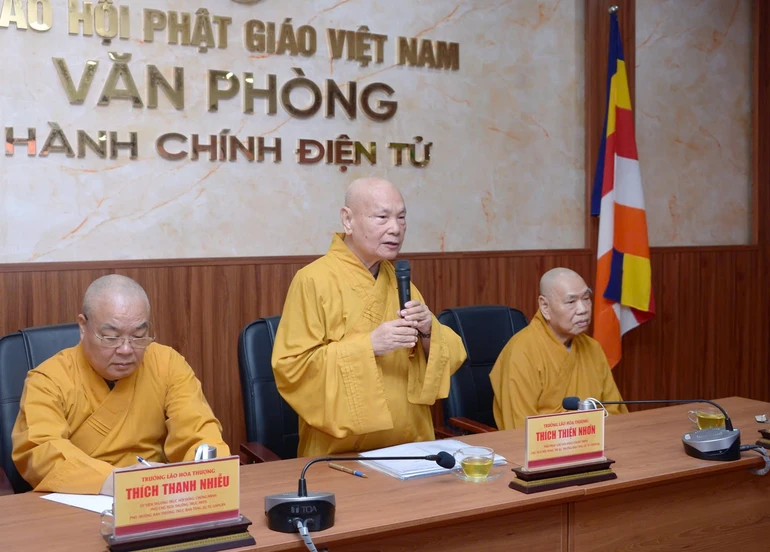 Trưởng lão Hòa thượng Thích Thiện Nhơn thay mặt Ban Chủ tọa phát biểu khai mạc - Ảnh: Bảo Toàn/BGN