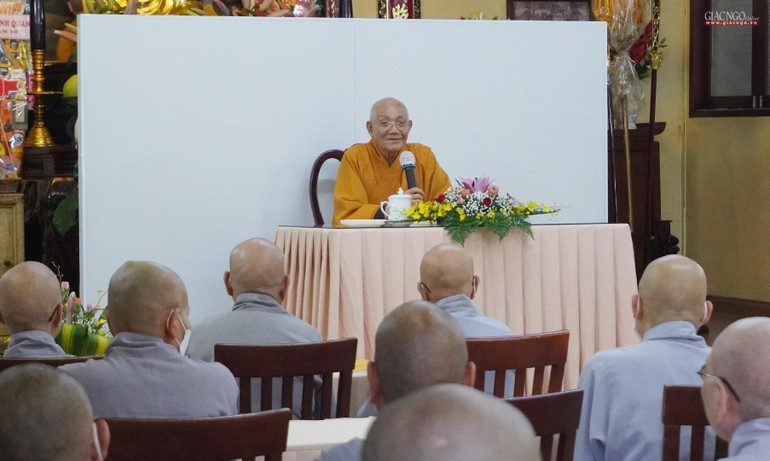 Hòa thượng Thích Minh Thông giảng về giới luật đến chư Ni Phân ban Ni giới TP.HCM tại chùa Từ Nghiêm