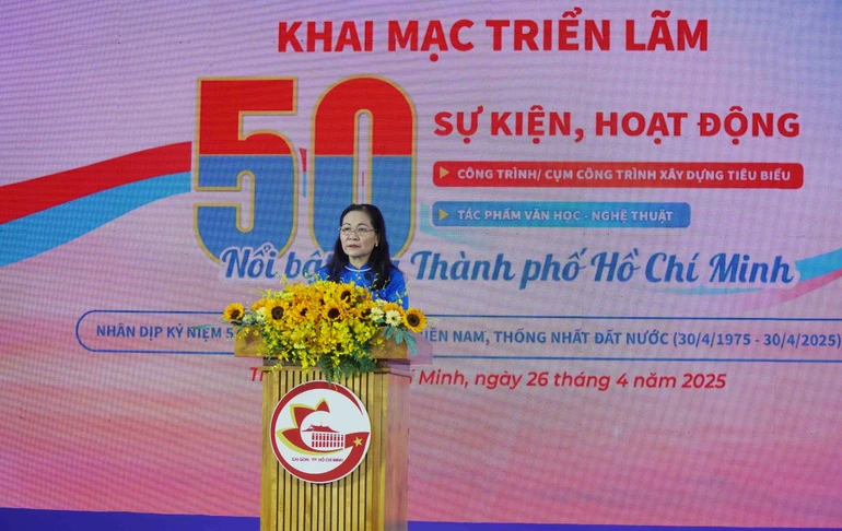 Bà Nguyễn Thị Lệ, Phó Bí thư Thành ủy, Chủ tịch HĐND TP.HCM phát biểu khai mạc triển lãm