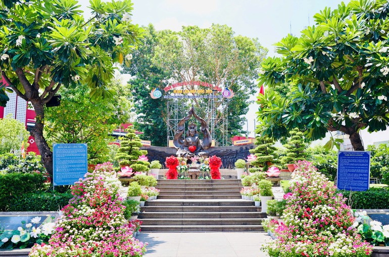 Công viên tượng đài Bồ-tát Thích Quảng Đức (Q.3, TP.HCM)