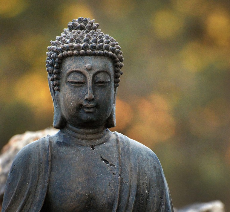 “Ta không tranh đấu với đời, nhưng đời tranh đấu với ta; đối với người biết sự thật thì không bao giờ tranh đấu với đời”