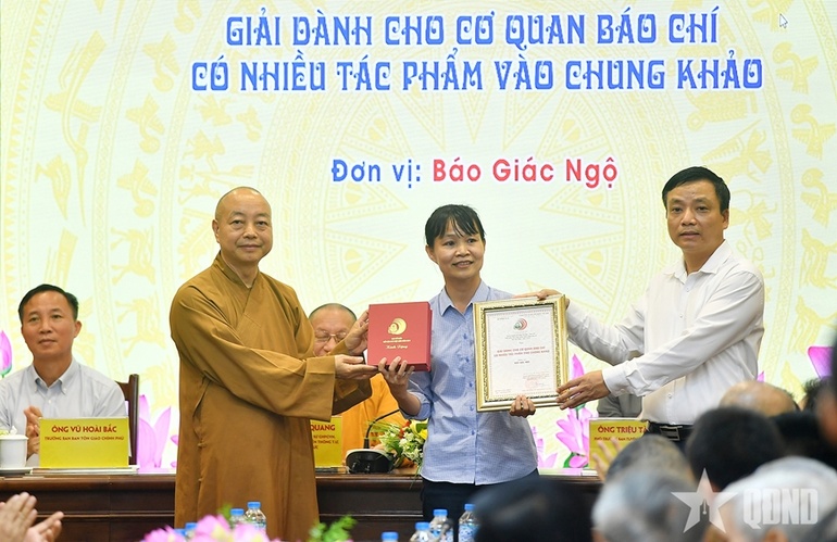 Báo Giác Ngộ nhận giải cơ quan báo chí có nhiều tác phẩm vào chung khảo - Ảnh: Trọng Hải