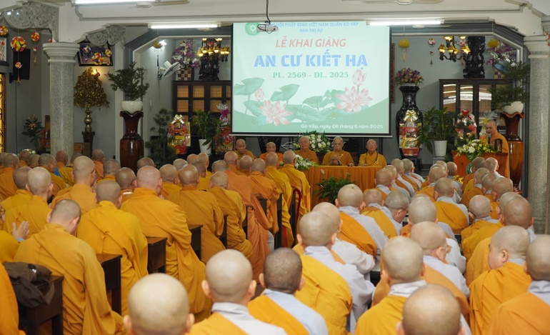 Tăng Ni Q.Gò Vấp bắt đầu khóa An cư kiết hạ Phật lịch 2569