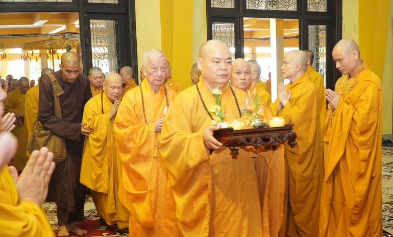 Cung thỉnh chư tôn giáo phẩm quang lâm chứng minh Lễ tác pháp an cư tại tổ đình Vĩnh Nghiêm