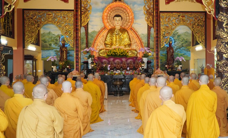 Chư Tăng Q.3 tác pháp An cư kiết hạ Phật lịch 2569 tại chùa Hưng Phước